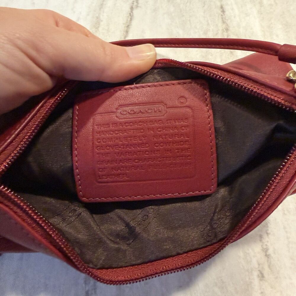 Coach Legacy Classic Red Turn-lock Leather Wristlet wallet - Picture 3 of 5